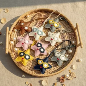 Fashionable Cute Smile Face PU Leather Star Shape Bag Pendant Keychain Bag Charms for Gifts