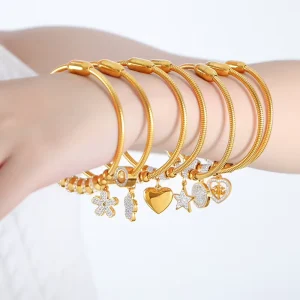 Fashionable Floral Star Heart Stainless Steel Charm Bracelet for Women Electroplated Magnetic Clasp Resistant Fading