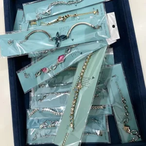 Fashionable Mixed Batch Waterproof Gold Bracelet Crystal No Rust Jewelry Wrist Sort Jewelry Bracelet