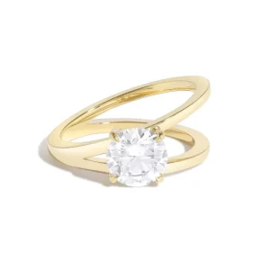 Fashionable S925 Sterling Silver Gold Plated 1 Carat Round Brilliant Cut Moissanite Prong Setting Women’s Engagement Ring