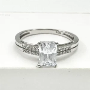 Fashionable Square Cut Women’s Ring 925 Sterling Silver Engagement Crystal Rings for Women