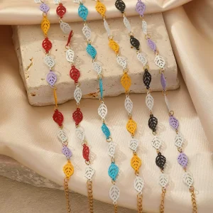 Fashionable Temperament Exquisite Hollow Out Compact and Multi Colored Leaf Leaf Leaf Women’s Stainless Steel Bracelet
