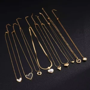 Fashionable Titanium Steel Necklaces Women’s Stainless Steel Jewelry Heart shaped Pendant Necklaces