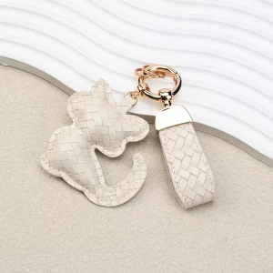 Fashionable and Cute Kitten Leather Keychain Woven Pattern PU Leather Car Keychain Promotion Keychain Luxury Bag Decoration