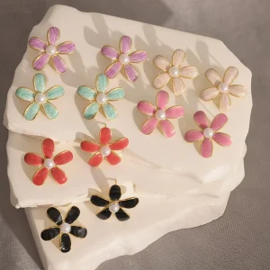 Fatingna Stainless Steel Earrings Vibrant Enamel Flower Studs Trendy Women’s Fashion Party Accessory with Imitation Gemstone