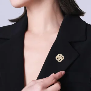 Four Leaf Clover Brooches for Women Creative Lapel Pins Elegant Zircon Brooch Clothing Accessories Broche