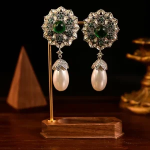 French Luxury Style Retro Alloy Earrings Glass Diamond Flower Pearl Sparkling Emerald Zirconia Clip On Fashion Jewelry
