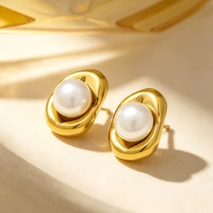 French Simple Inlaid Pearl Stud Earrings Ladies Gold Plated Stainless Steel Daily Ear Accessory