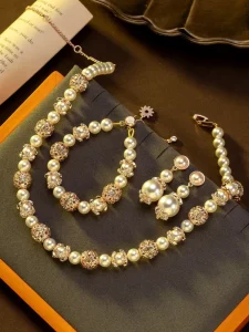 French Style Luxury Vintage Pearl Sweater Necklace Round Sparkling Diamond Inlaid Elegant Womens Fashion Neck Jewelry