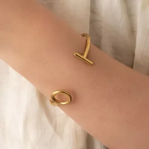 French Style Stainless Steel Waterproof Women’s Bracelet Non Fading Jewelry Factory for Daily Use