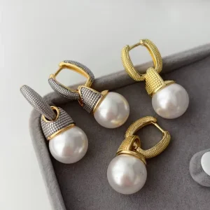 French Vintage Inspired Light Luxury Classic Pearl and Versatile Drop Earrings for Fashion Jewelry