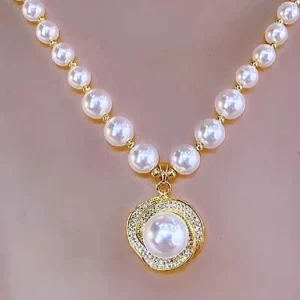 French style High end Spiral Diamond inlaid Imitation Pearl Necklace Floral Wave Diamond Pattern Instagram Styleelegant