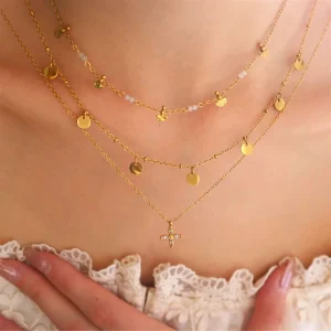 French style Vintage Round Clover Pendant Versatile Fade proof Collarbone Necklace