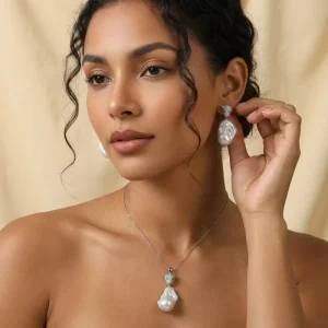 Freshwater Pearl Necklace and Leopard Earring Set