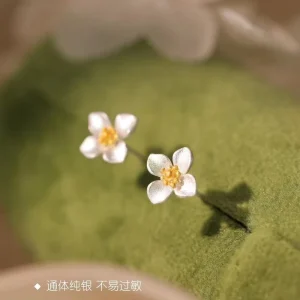 Gardenia Frosted Color Fashion Earrings for Women S999 Sterling Silver Classy Plain Silver Earrings