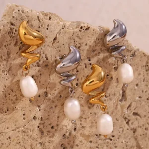 Gfashion Summer Fashion Jewelry Natural Freshwater Pearl 18K PVD Gold Plated Waterproof Stainless Steel Hoop Earrings