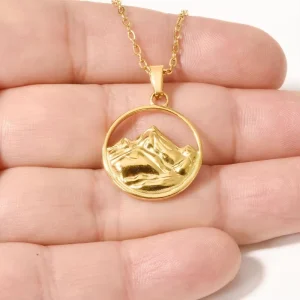 Gold 304 Stainless Steel Mountain Necklace Embossed Landscape Peaks Disc Medal Link Chain for Unisex Men Women Charm Pendant
