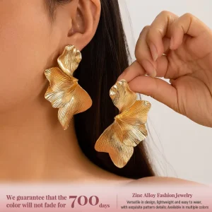 Gold Pleating Earrings Flower Shape Zinc Alloy Earring for Women