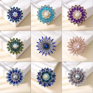 HD12 Court Brooch Style Gold dandelion Flower Brooch pin Ancient Alloy Rhinestone Compact Badge Pin for Clothing Great