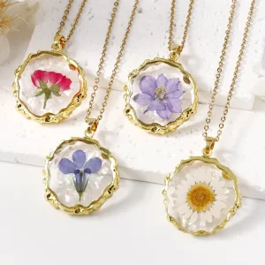 Handmade Birth Month Flower Pressed Flower Resin Jewelry Charms Necklace Gold Plated Pendant Natural Dried Flower Necklace