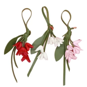 Handmade Leather Leaf Flower Tulip Keychain Tulip Flowers Fashion Jewelry Pendants Charms for Women Purse Bag Car Key Decorative