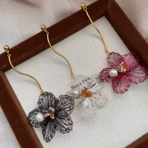 Handmade Wire Woven Flower Drop Earrings French Retro Fluid Wave Long Pearl Earrings Ethereal Niche Floral Jewelry Gift