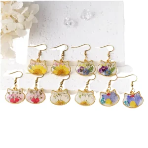 Handmade Women’s Unique Cat Shape Pressed Wildflower Earrings Resin Real Dry Flower Jewelry with Stainless Steel Link Chain