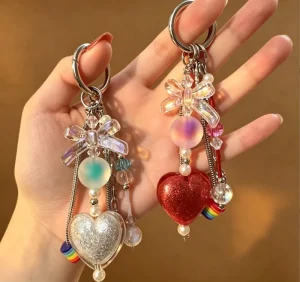 Heart-shaped Keychain for Women Exquisite and High-end Heart Key Pendant Sweet and Cool Spicy Girl Bag Charm