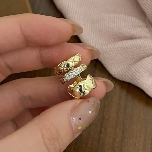 High End Luxury Fashionable Clip On Earrings Non Pierced Simple Ear with Geometric Design and Micro Inlaid Zircon