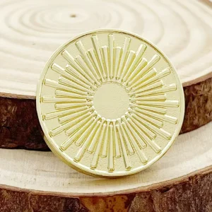 High Quality Metal Gold Sun Lapel Pin With Magnet Magnetic Design Sunlight Clothing Chest Brooch Badge Souvenir Gift Custom Logo