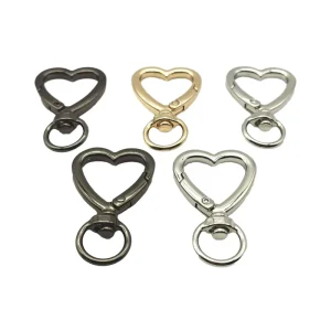 High Quality Trendy Zinc Alloy Heart Shaped Rotating Spring Door Ring Lobster Pendant Buckle Bag Hanger Waterproof Lightweight