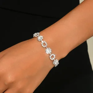 High end Women’s Iron Electroplated Flower Crystal inlaid Rhinestone Bracelets Best Friendslight Luxury Fashionable
