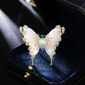 High-grade Elegant Purple Diamond Zircon Butterfly Brooch Autumn Winter Fashion Coat Animal Corsage Collar Pin