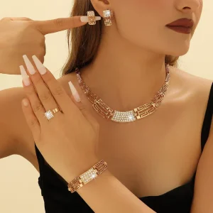 Hip Hop Fashion Jewelry Alloy Jewelry Set Full of Diamonds Luxury Necklace Earrings Ring Bracelet Four Piece Set