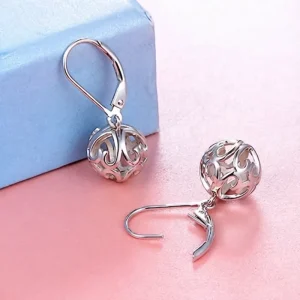 Hollow Heart shaped Copper Electroplated Silver Ball Earrings a Versatile and Fashionable Accessory for Women’s Daily Commuting