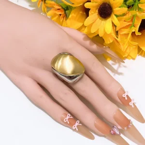 Hollow Large Alloy Ring Gold Plated Smooth Fashion Ring