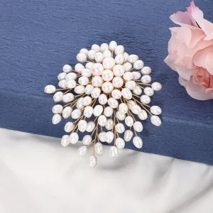 Hongzhuo High Quality Crystal Flower Design Brooch Trendy Stylish Brooches for Women
