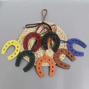 Horseshoes Keychain Vintage Western Cowboy Leather Horse Shoe Pendants Accessory for Handbag Wallet Purse