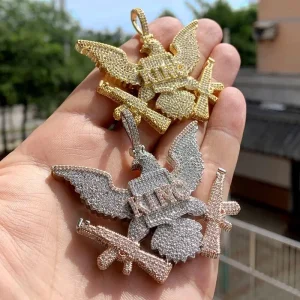 Iced Out KING Letter Eagle Pendant Necklace Alloy Rhinestone Rapper Jewelry for Men Streetwear Chain