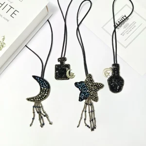 In Stock Fashionable Dark Style Moon & Star Keychain for Luggage & Bags