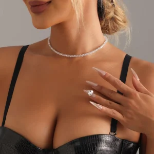 Ins Style Light Luxury Multi-faceted Glass Crystal Necklace Women’s Fashionable Simple High-end Necklace