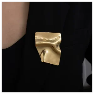 Irregular Geometric Atmospheric Fashion Pin with Metal Folds 3D Design Extremely Simple and Exaggerated for the Chest
