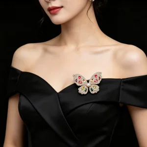JINYU Designer High Quality Fashion Brooches Luxury Women Flower Bee Four Seasons Metal Zinc Alloy Custom Brooch Eco friendly