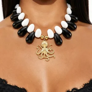 Kaimei Fashion Jewelry Ocean Black White Water Droplet Bead Necklace Animal Alloy Pendant Animal Resin Necklace for Women