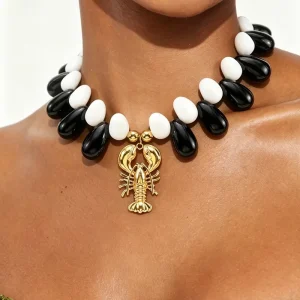 Kaimei Fashion Jewelry Ocean Black White Water Droplet Bead Necklace Animal Alloy Pendant Shrimp Resin Necklace for Women