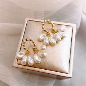 Korea New Fashion Baroque Pearl Earrings for WomenTemperament Personality Versatile Pendant Earrings Elegant Jewelry