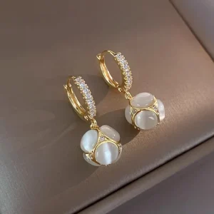 Korean Fashion Elegant Shiny Crystal Earrings for Women Cat Eye Stone Earrings Trendy Luxury Vintage Jewelry Party Gifts