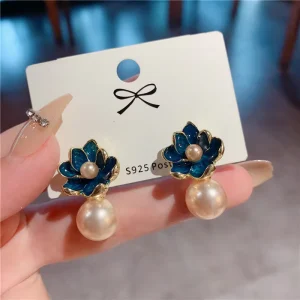 Korean Flower Pearl Stud Earrings Simple Pearl Enamel Flower Earrings for Women
