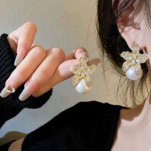Korean INS Style Retro Exaggerated Earrings Fashion Crystal Flower Pearl Love Heart Drop Earrings Jewelry for Women