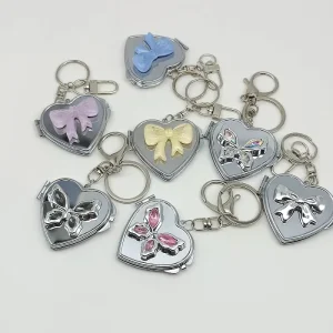 Korean Ins Style Popular Mini Heart Metal Y2K Mirror Keychain Cute Kawaii Bag Pendant Charm Mirror Keychain for Women Gift